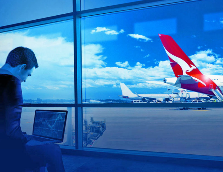 Qantas offers 100,000 points to open a forex trading account – but beware the risks