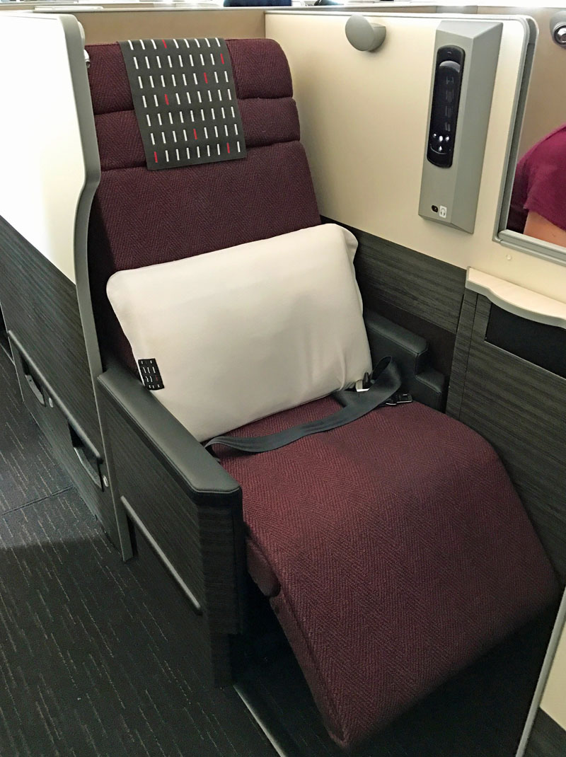 japan airlines business class seat 787 sky suite
