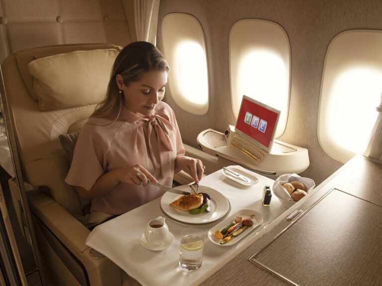 How to use Qantas Points to fly Emirates business and first class [2024]