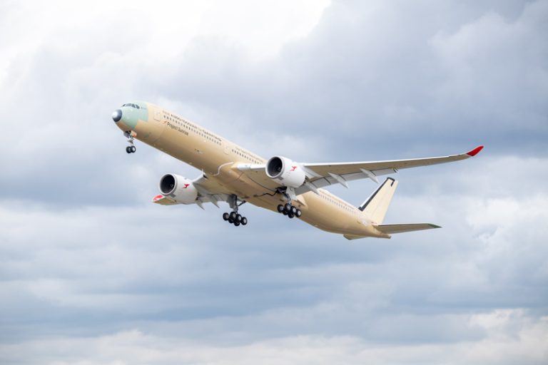 Qantas completes Project Sunrise test flight, flags start date announcement